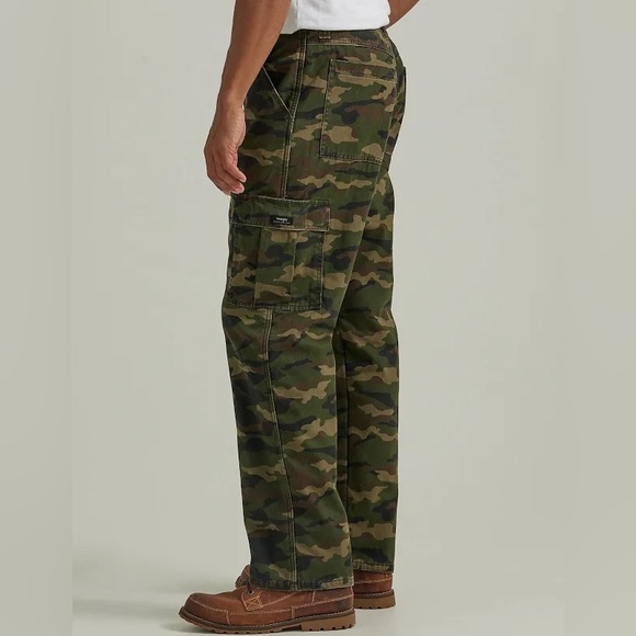 Wrangler Men's Relaxed Fit Fleece Lined Cargo Pant - Picture 4 of 12